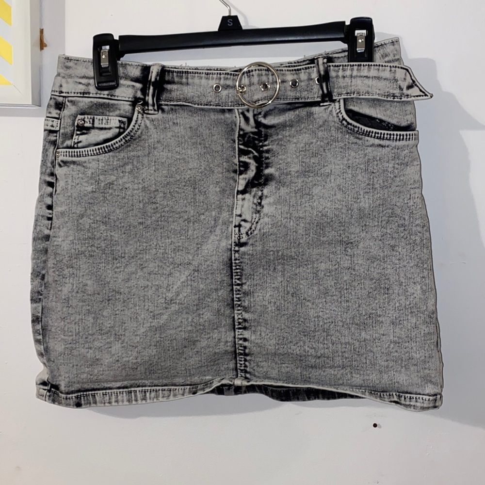 Bershka skirt with built in belt size US 8